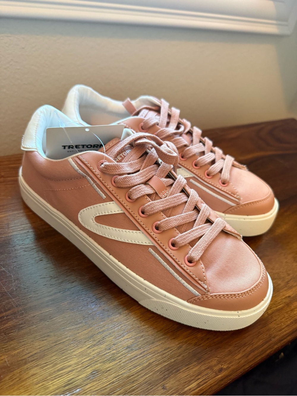 NWT Tretorn Women's Hopper Canvas Sneakers – Pink/White, Size 7.5